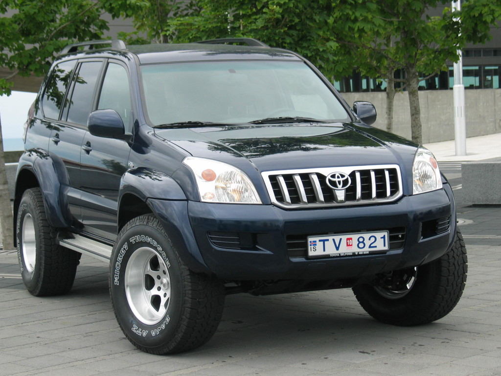 Toyota land cruiser 120